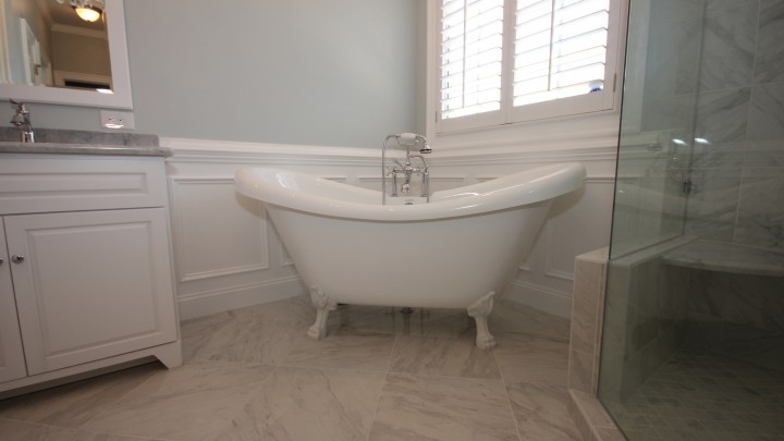 Beautiful classic clawfoot bathtub