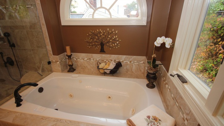 Jet bathtub included in Raleigh bath remodel project